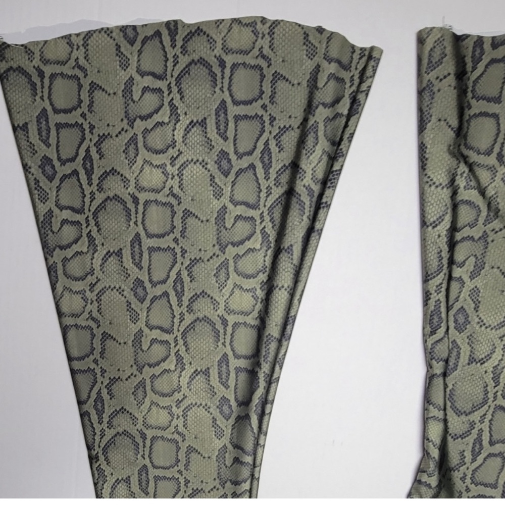 FREE PEOPLE ONZIE COLLAB BELLBOTTOMS - Picture 5 of 6